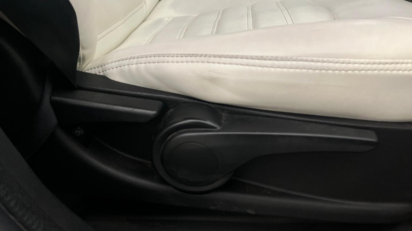 2019 Tata NEXON XZ DIESEL, Diesel, Manual, 88,905 km, Driver Side Adjustment Panel
