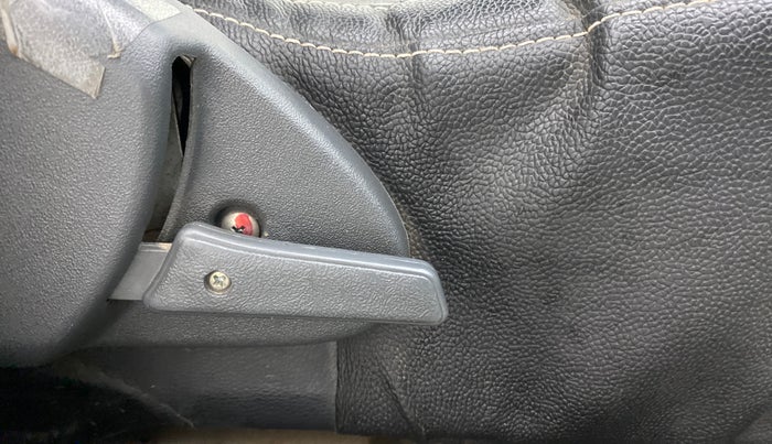 2018 Maruti Alto 800 LXI, Petrol, Manual, 35,371 km, Driver Side Adjustment Panel