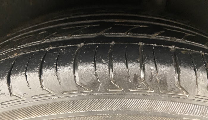 2016 Ford Ecosport 1.5 TITANIUM TI VCT, Petrol, Manual, 87,565 km, Left Rear Tyre Tread