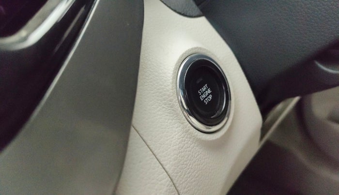 2022 Mahindra XUV300 W8 (O) 1.2 PETROL, Petrol, Manual, 38,272 km, Keyless Start/ Stop Button