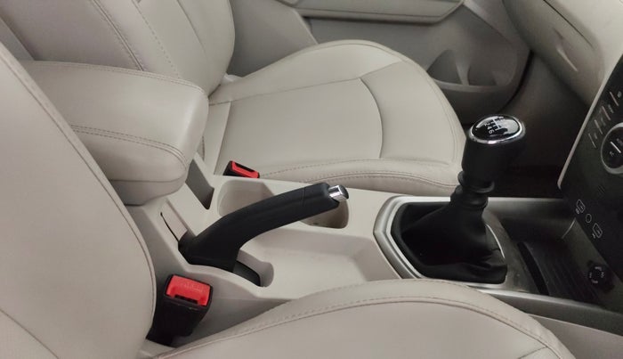 2022 Mahindra XUV300 W8 (O) 1.2 PETROL, Petrol, Manual, 38,272 km, Gear Lever
