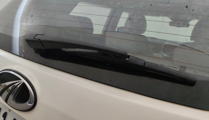 2022 Mahindra XUV300 W8 (O) 1.2 PETROL, Petrol, Manual, 38,272 km, Rear Wiper