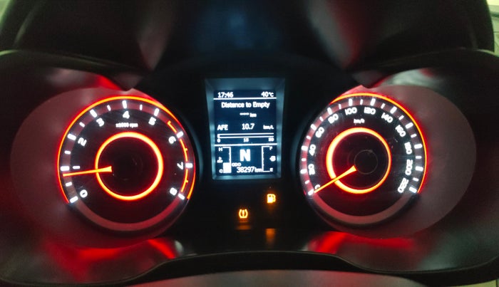 2022 Mahindra XUV300 W8 (O) 1.2 PETROL, Petrol, Manual, 38,272 km, Odometer Image