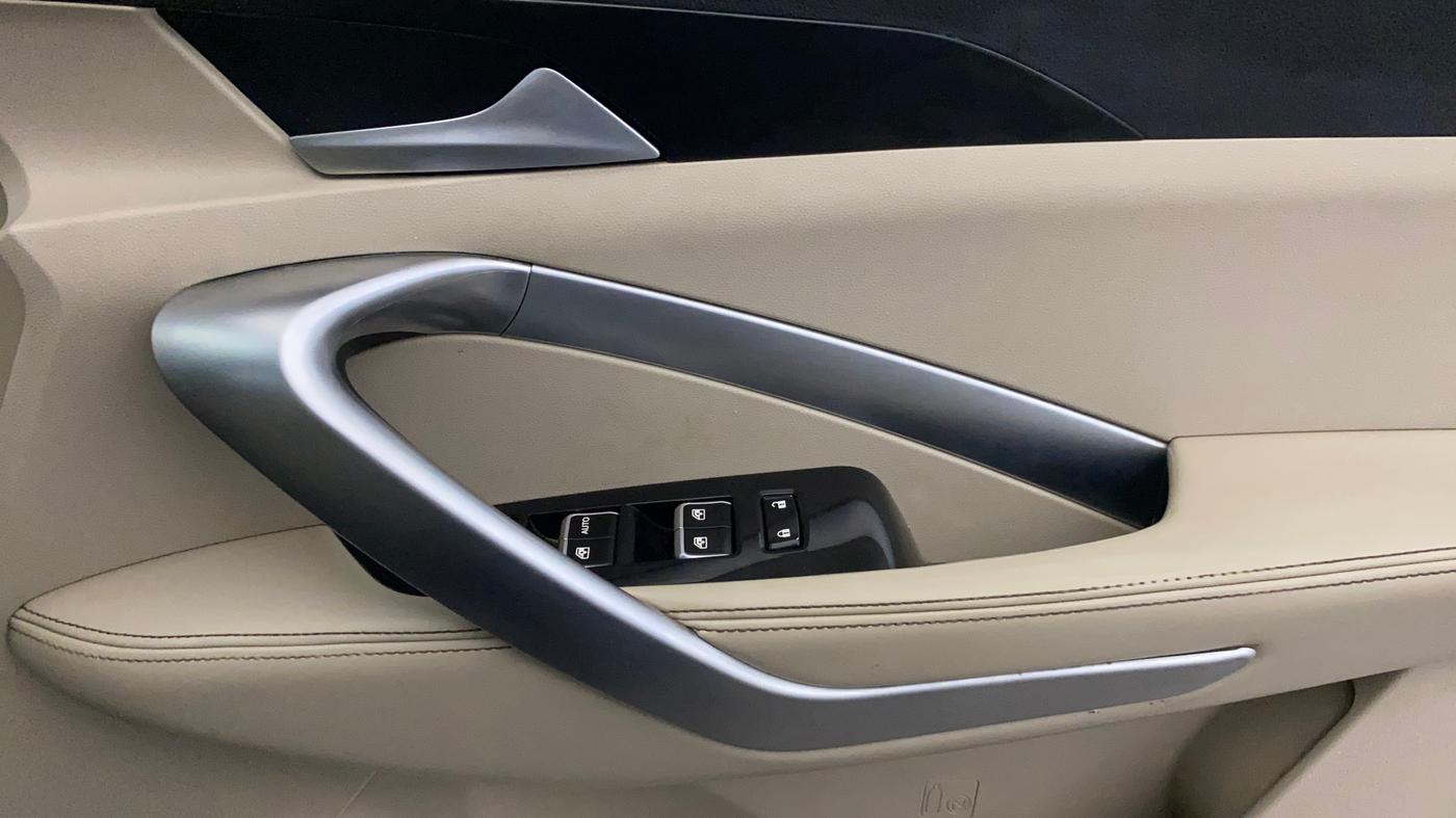 2021 MG HECTOR SHARP 1.5 PETROL CVT, Petrol, Automatic, 86,574 km, Driver Side Door Panels Control