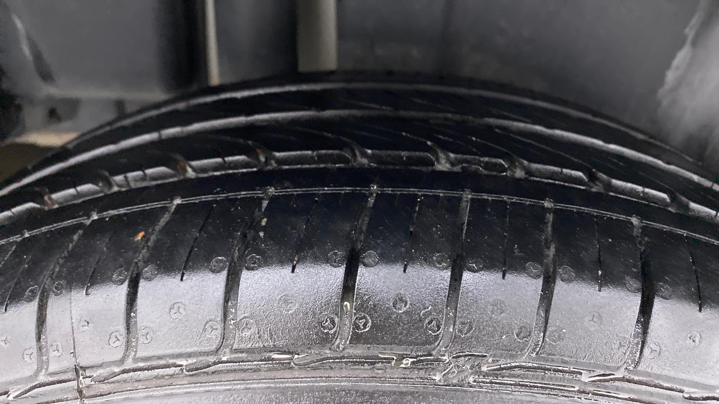 2022 Maruti Ciaz DELTA 1.5 SHVS MT PETROL, Petrol, Manual, 16,727 km, Right Rear Tyre Tread