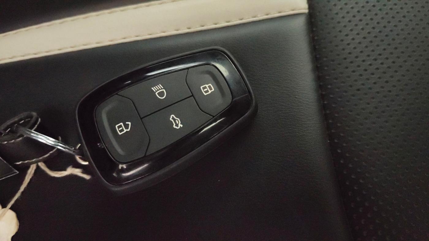 2024 Tata NEXON CREATIVE 1.2 PETROL, Petrol, Manual, 22,909 km, Key Close Up