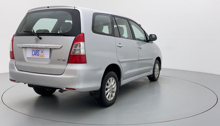 2013 Toyota Innova 2.5 VX 7 STR BS IV, Diesel, Manual, 58,189 km, Right Back Diagonal