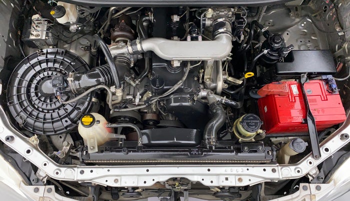 2013 Toyota Innova 2.5 VX 7 STR BS IV, Diesel, Manual, 58,189 km, Open Bonet