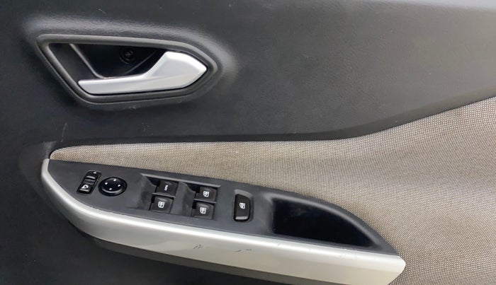 2021 Nissan MAGNITE XL TURBO CVT, Petrol, Automatic, 15,743 km, Driver Side Door Panels Control