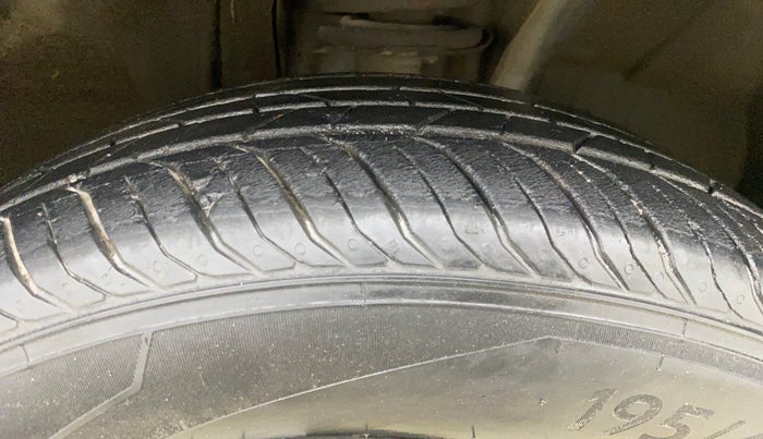 2021 Nissan MAGNITE XL TURBO CVT, Petrol, Automatic, 15,743 km, Right Front Tyre Tread