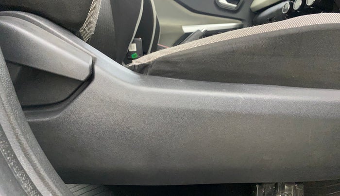 2021 Nissan MAGNITE XL TURBO CVT, Petrol, Automatic, 15,743 km, Driver Side Adjustment Panel