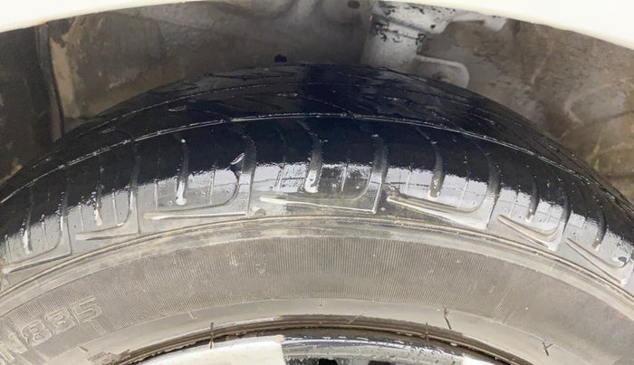 2015 Maruti Celerio ZXI, Petrol, Manual, 93,734 km, Left Front Tyre Tread