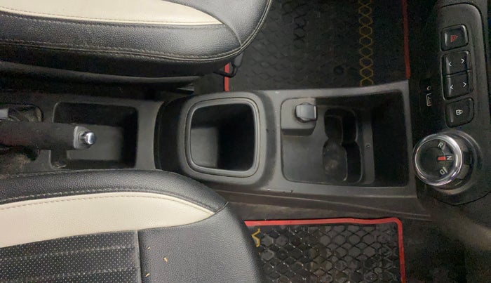 2018 Renault Kwid RXT 1.0 AMT (O), Petrol, Automatic, 49,343 km, Gear Lever