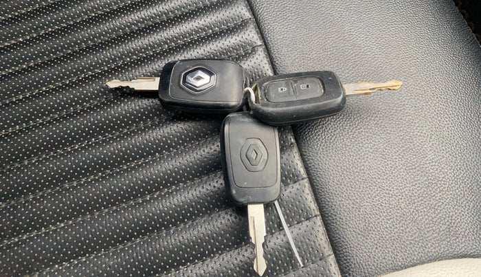 2018 Renault Kwid RXT 1.0 AMT (O), Petrol, Automatic, 49,343 km, Key Close Up