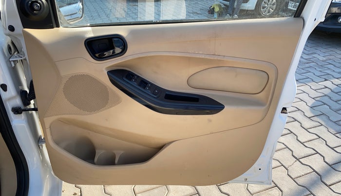 2018 Ford Figo Aspire Titanium 1.2 Ti-VCT Opt, Petrol, Manual, 33,865 km, Driver Side Door Panels Control