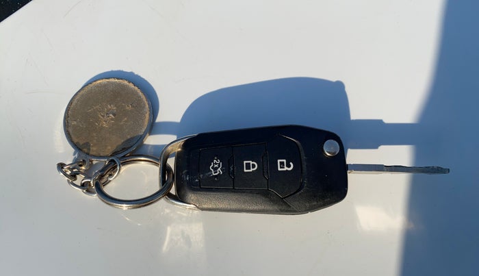 2018 Ford Figo Aspire Titanium 1.2 Ti-VCT Opt, Petrol, Manual, 33,865 km, Key Close Up