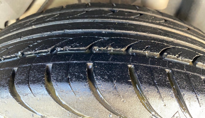 2018 Ford Figo Aspire Titanium 1.2 Ti-VCT Opt, Petrol, Manual, 33,865 km, Left Rear Tyre Tread