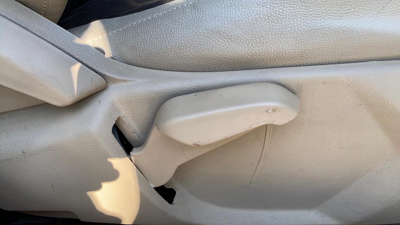 2018 Ford Figo Aspire Titanium 1.2 Ti-VCT Opt, Petrol, Manual, 33,865 km, Driver Side Adjustment Panel