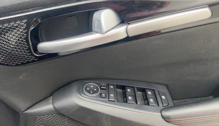 2020 KIA SELTOS GTK 1.4 PETROL, Petrol, Manual, 28,016 km, Driver Side Door Panels Control