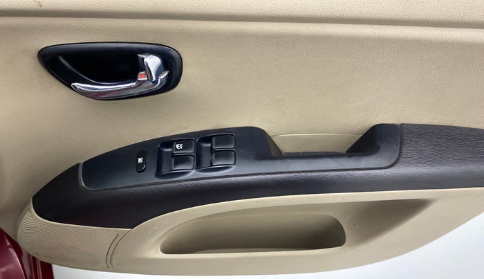 2014 Hyundai i10 SPORTZ 1.1 IRDE2, Petrol, Manual, 15,563 km, Driver Side Door Panels Control