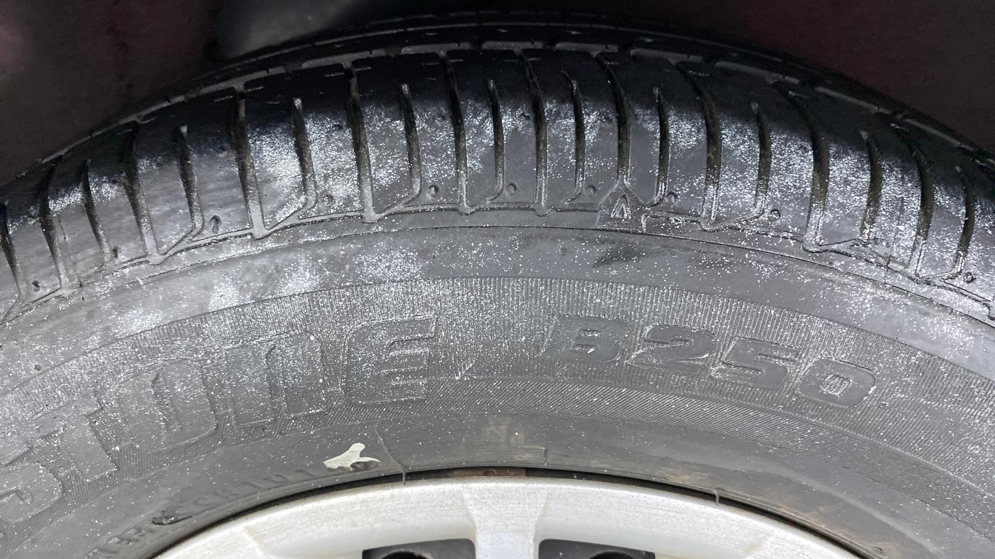 2014 Hyundai i10 SPORTZ 1.1 IRDE2, Petrol, Manual, 15,563 km, Left Rear Tyre Tread