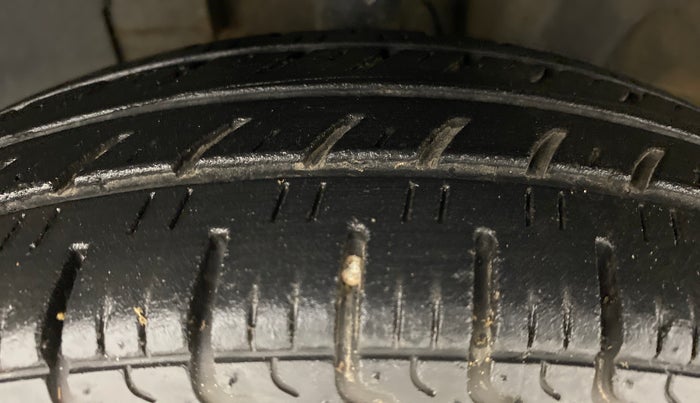 2019 Renault Kwid RXT 1.0 EASY-R AT OPTION, Petrol, Automatic, 30,983 km, Left Front Tyre Tread