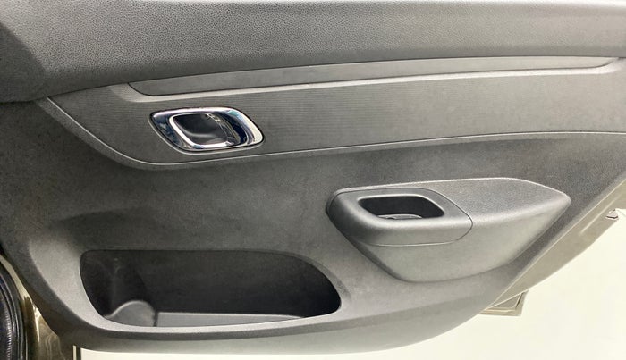2019 Renault Kwid RXT 1.0 EASY-R AT OPTION, Petrol, Automatic, 30,983 km, Driver Side Door Panels Control
