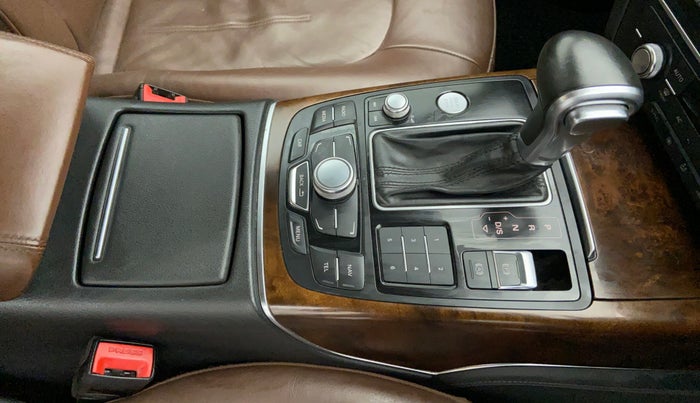 2013 Audi A6 2.0 TDI PREMIUM PLUS, Diesel, Automatic, 84,084 km, Gear Lever