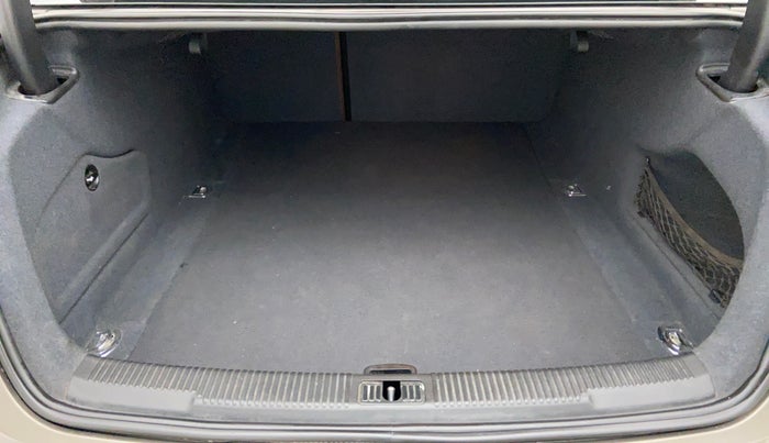 2013 Audi A6 2.0 TDI PREMIUM PLUS, Diesel, Automatic, 84,084 km, Boot Inside