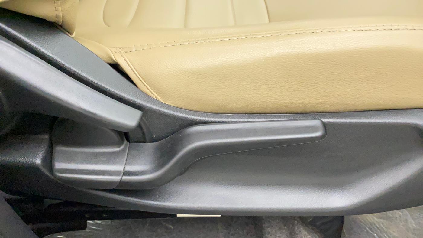 2022 Honda Amaze 1.2L I-VTEC VX, Petrol, Manual, 26,559 km, Driver Side Adjustment Panel