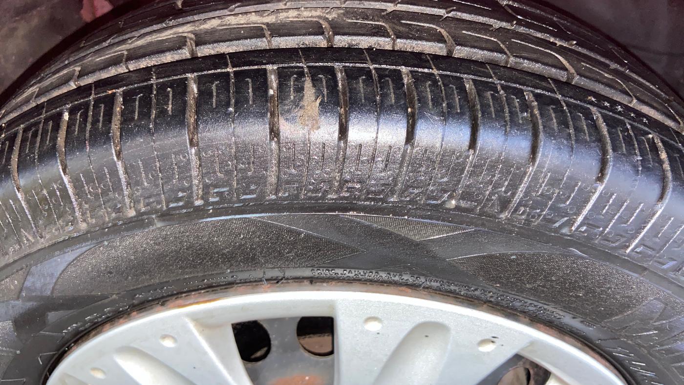 2017 Honda Brio S MT, Petrol, Manual, 28,091 km, Right Front Tyre Tread