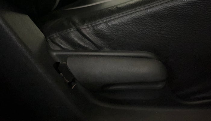 2016 Maruti Swift LXI (O), Petrol, Manual, 41,410 km, Driver Side Adjustment Panel