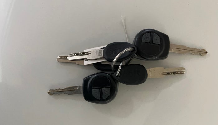 2016 Maruti Swift LXI (O), Petrol, Manual, 41,410 km, Key Close Up