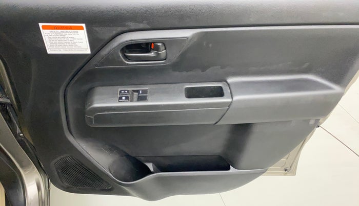 2019 Maruti New Wagon-R LXI CNG (O) 1.0, CNG, Manual, 19,538 km, Driver Side Door Panels Control