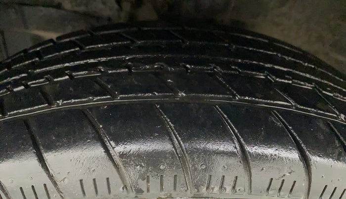 2019 Maruti New Wagon-R LXI CNG (O) 1.0, CNG, Manual, 19,538 km, Left Front Tyre Tread