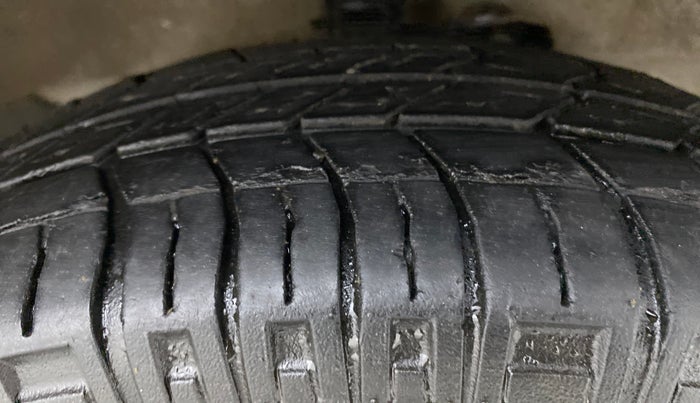 2021 Maruti Eeco 5 STR CNG WITH AC PLUSHTR, CNG, Manual, 27,755 km, Right Front Tyre Tread