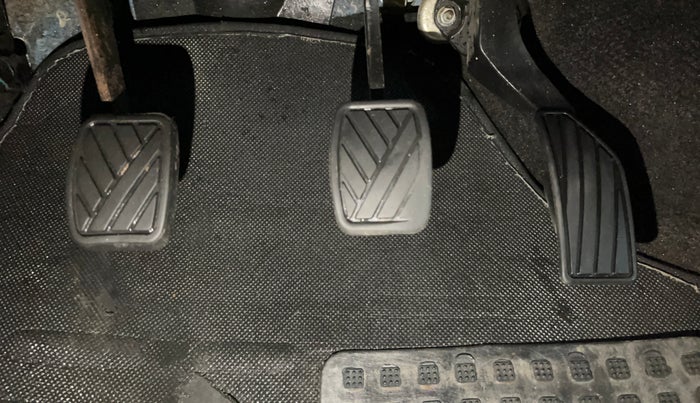 2017 Maruti Swift LXI (O), Petrol, Manual, 30,150 km, Pedals