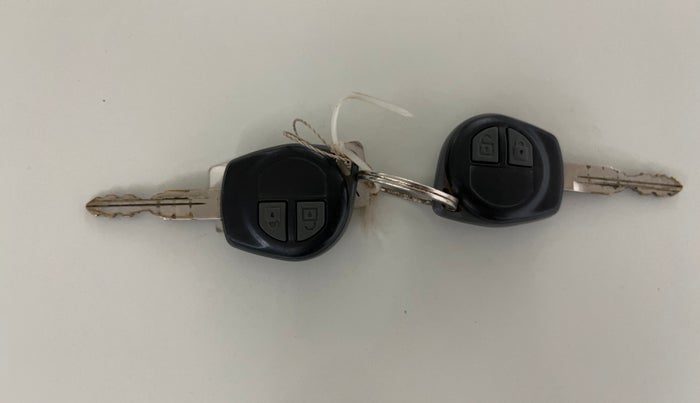2017 Maruti Swift LXI (O), Petrol, Manual, 30,150 km, Key Close Up