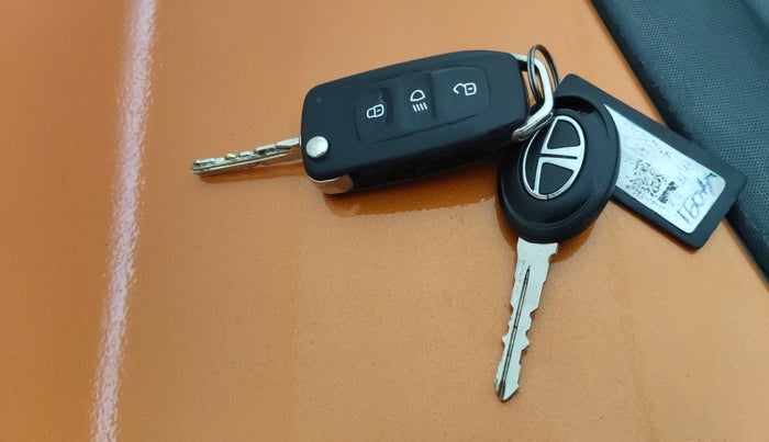 2018 Tata Tiago XM PETROL, Petrol, Manual, 52,930 km, Key Close Up