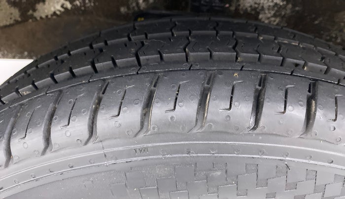 2019 Maruti Eeco 5 STR WITH AC PLUSHTR, Petrol, Manual, Left Front Tyre Tread