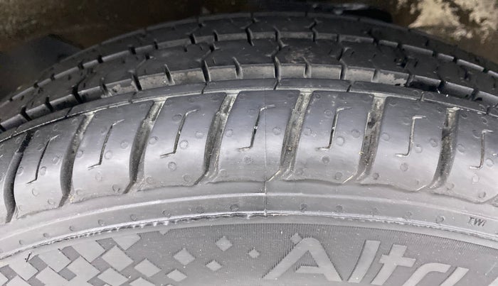 2019 Maruti Eeco 5 STR WITH AC PLUSHTR, Petrol, Manual, Right Front Tyre Tread