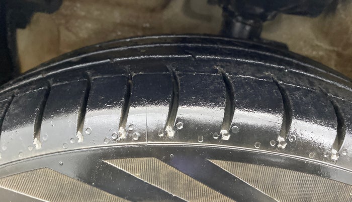 2016 Maruti Celerio ZXI AMT, Petrol, Automatic, 57,807 km, Left Front Tyre Tread