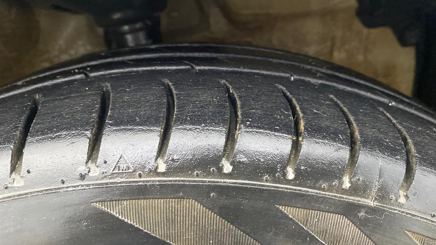2016 Maruti Celerio ZXI AMT, Petrol, Automatic, 57,807 km, Right Front Tyre Tread
