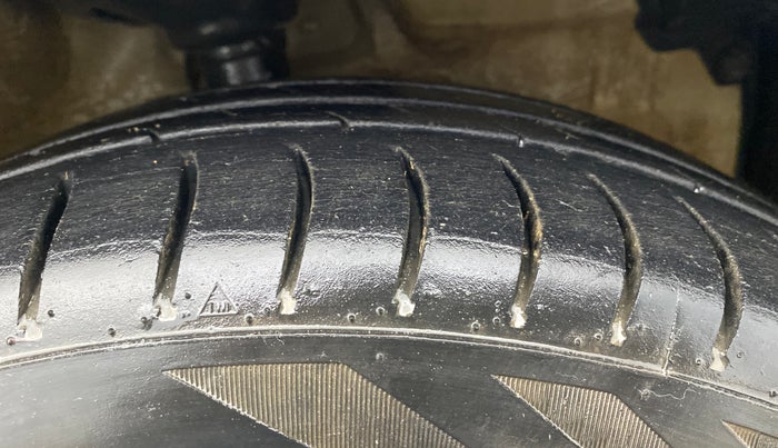 2016 Maruti Celerio ZXI AMT, Petrol, Automatic, 57,807 km, Right Front Tyre Tread