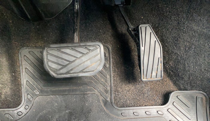 2019 Maruti XL6 ALPHA MT, Petrol, Manual, 94,172 km, Pedals