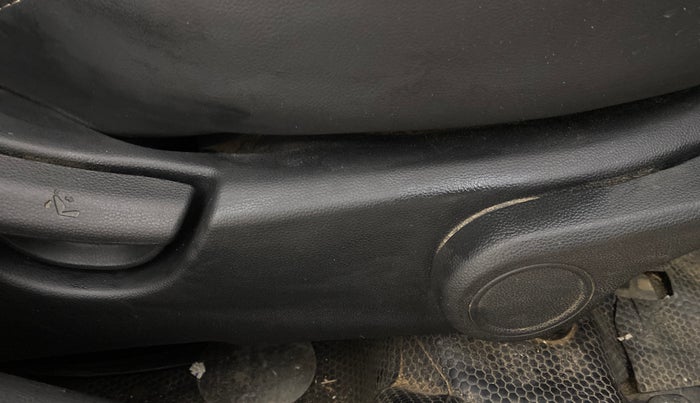 2014 Hyundai Xcent S 1.2, Petrol, Manual, 50,192 km, Driver Side Adjustment Panel