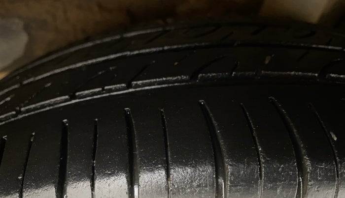 2014 Hyundai Xcent S 1.2, Petrol, Manual, 50,192 km, Left Rear Tyre Tread