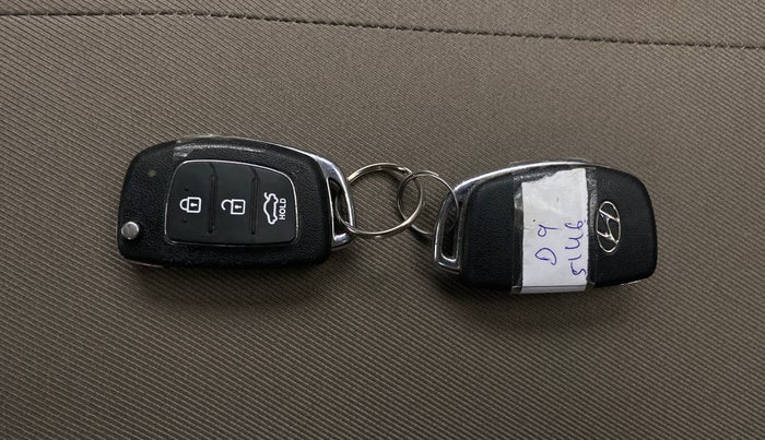 2014 Hyundai Xcent S 1.2, Petrol, Manual, 50,192 km, Key Close Up