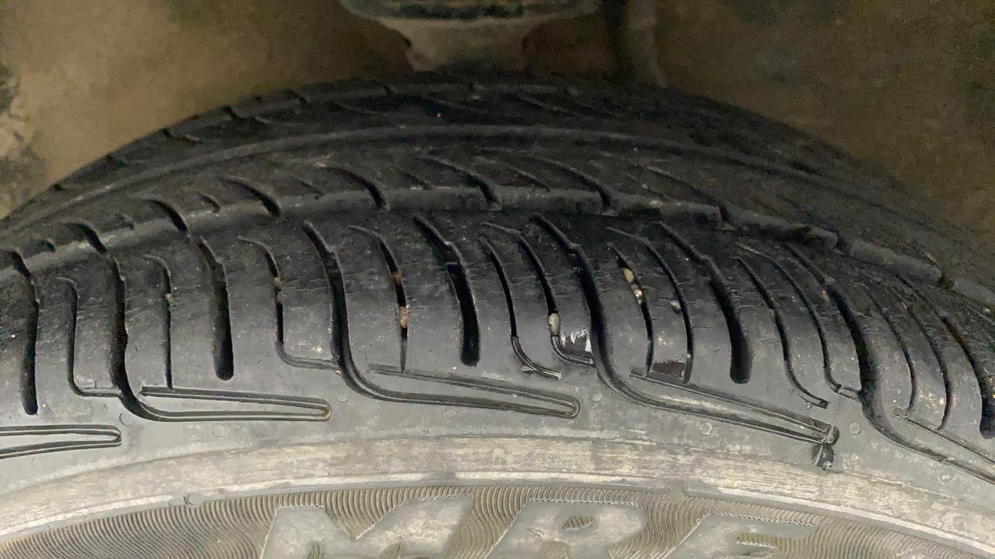 2018 Maruti Alto K10 VXI, Petrol, Manual, 37,302 km, Left Front Tyre Tread
