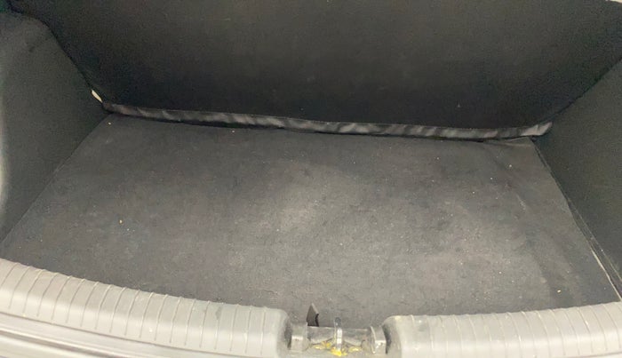 2015 Hyundai Grand i10 SPORTZ 1.2 KAPPA VTVT, Petrol, Manual, 44,365 km, Boot Inside